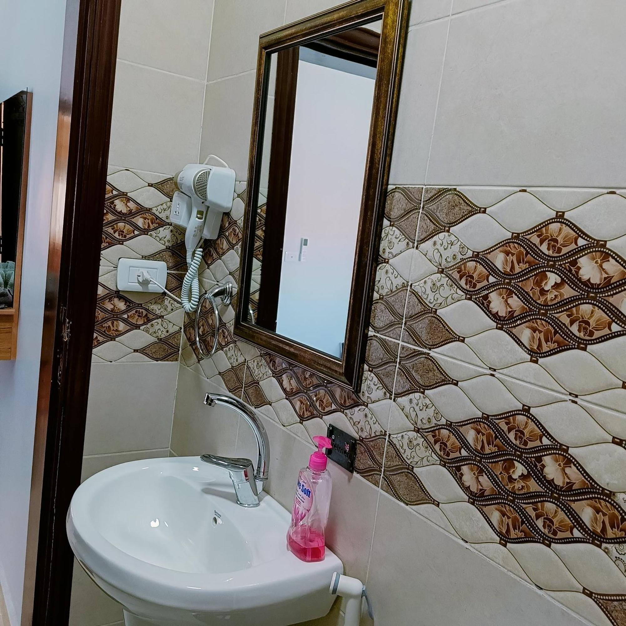 Leen Guest House Ваді-Муса Екстер'єр фото